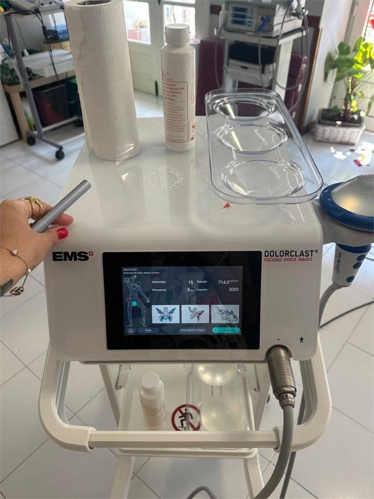 Foto 1 Tratamientos de fisioterapia para el dolor crónico y dolor complejo en Ferrol